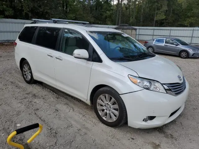 2013 TOYOTA SIENNA XLE  