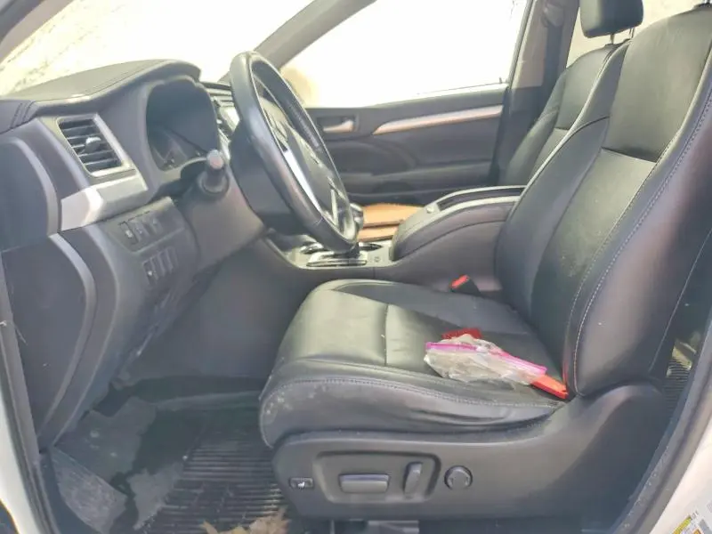 2017 TOYOTA HIGHLANDER XLE  