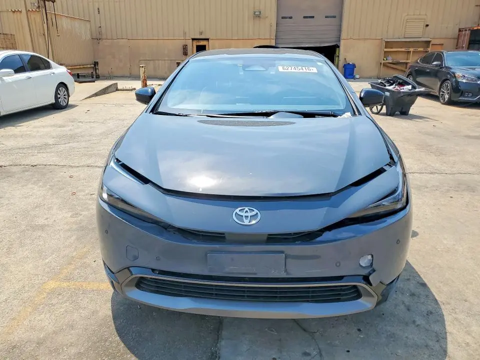 2025 TOYOTA PRIUS XLE  