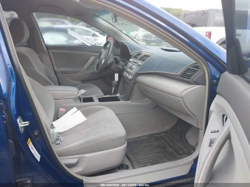 2011 TOYOTA CAMRY LE