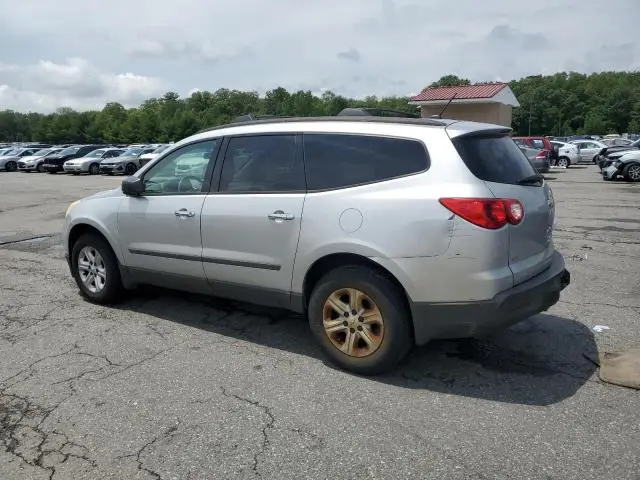 2010 CHEVROLET TRAVERSE LS  
