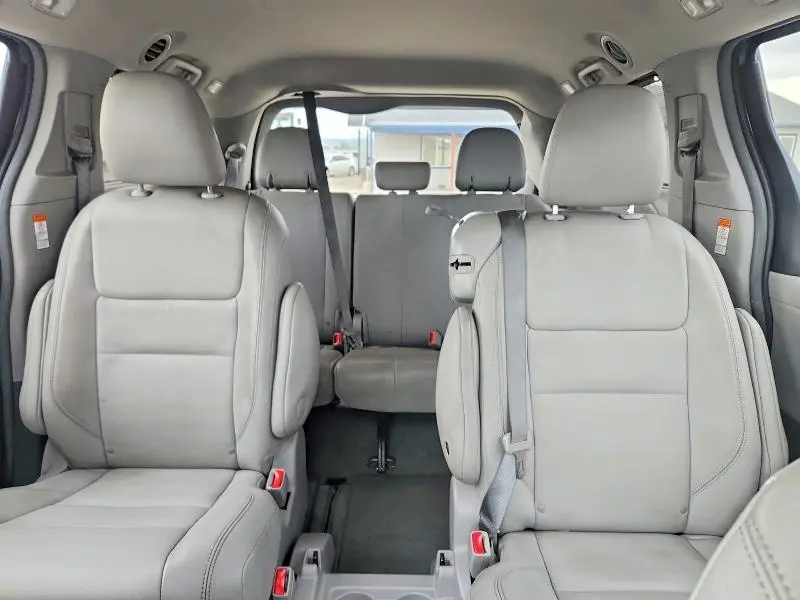 2017 TOYOTA SIENNA XLE 8-PASSENGER  