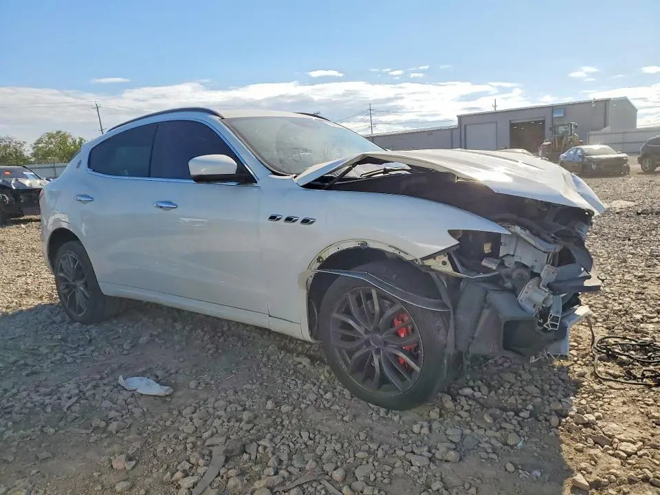 2018 MASERATI LEVANTE S SPORT  