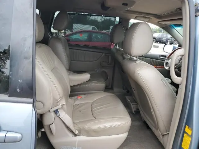 2010 TOYOTA SIENNA XLE  