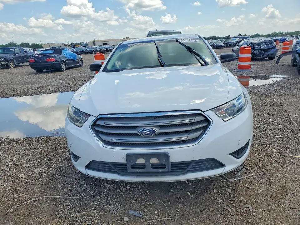 2018 FORD TAURUS SE  