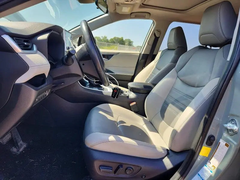 2019 TOYOTA RAV4 XLE PREMIUM  