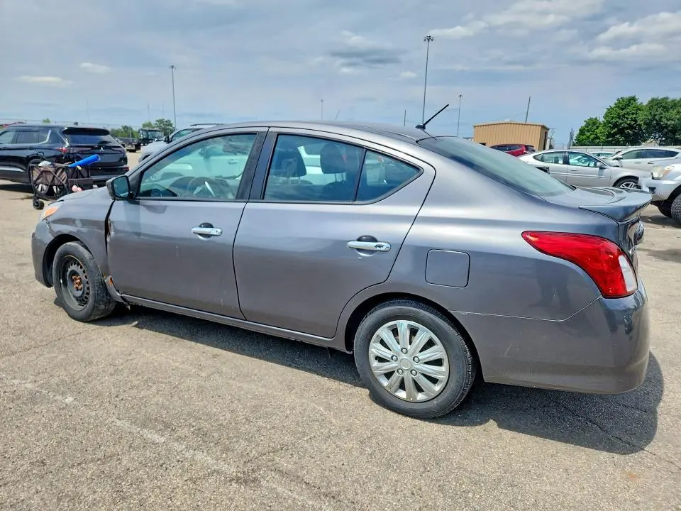 2019 NISSAN VERSA SV  
