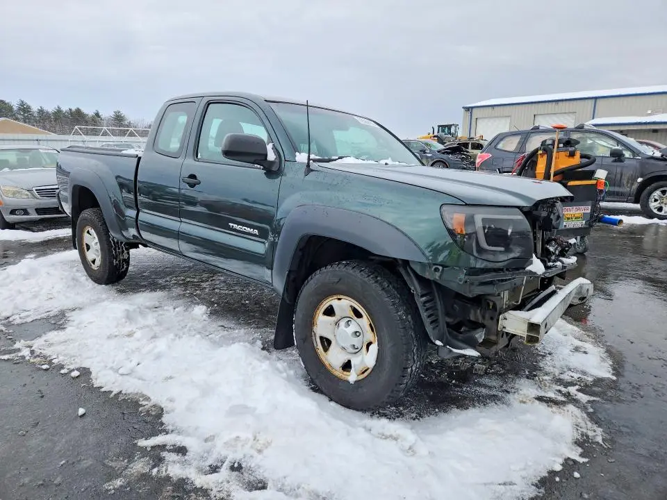 2011 TOYOTA TACOMA   