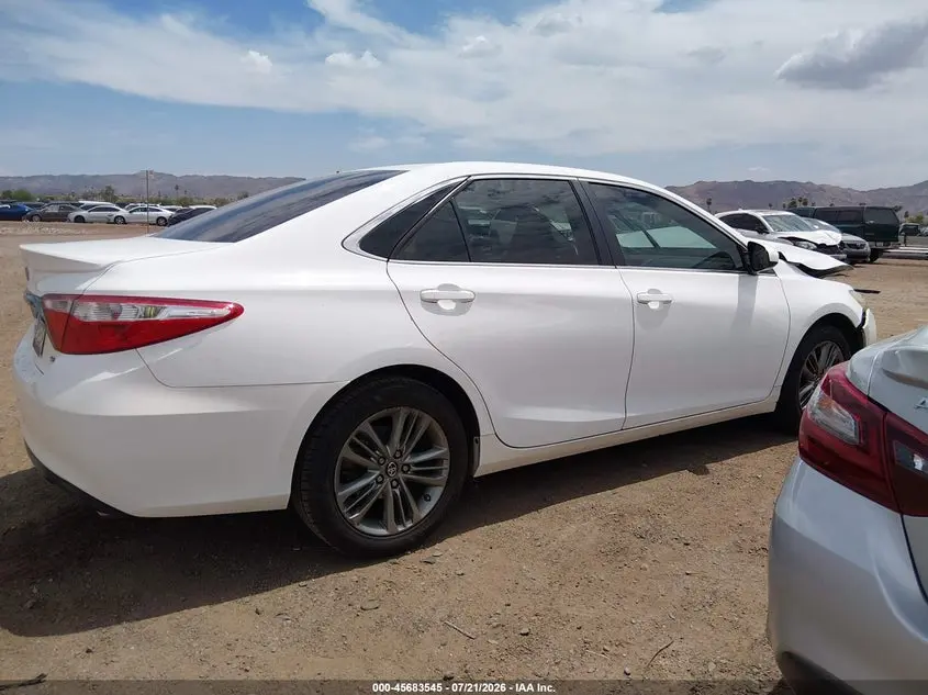 2016 TOYOTA CAMRY SE