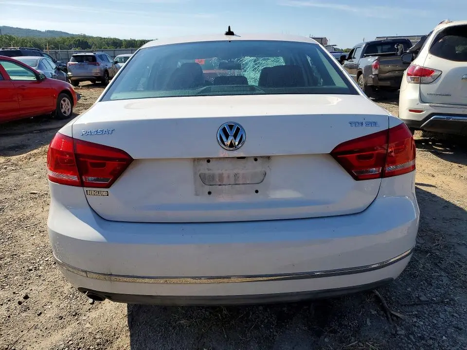 2013 VOLKSWAGEN PASSAT SEL  