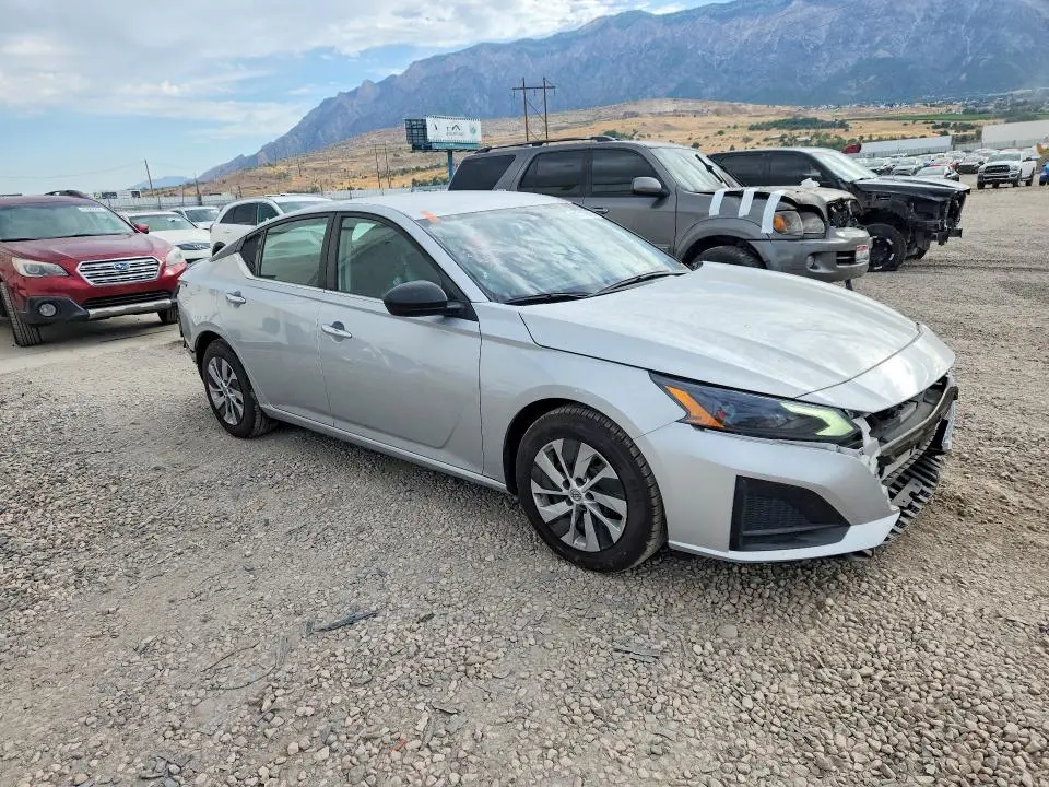 2024 NISSAN ALTIMA S  