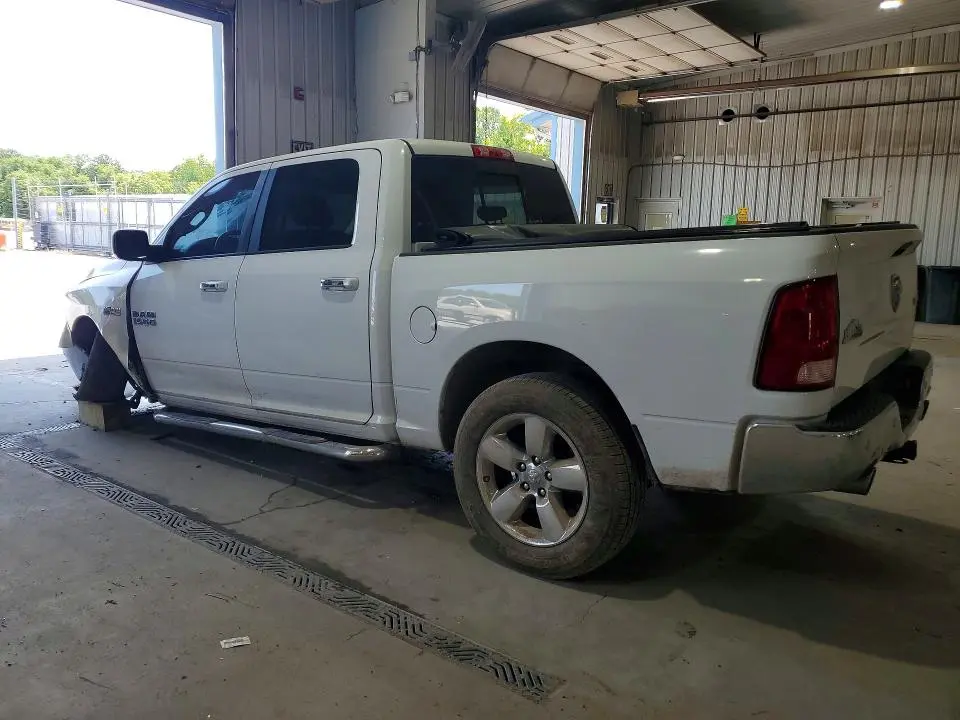 2016 RAM 1500 SLT  
