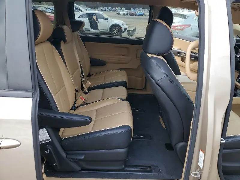 2017 KIA SEDONA LX  