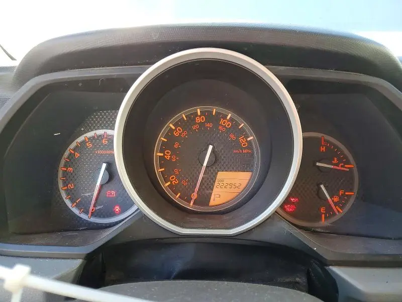 2010 TOYOTA 4RUNNER SR5  