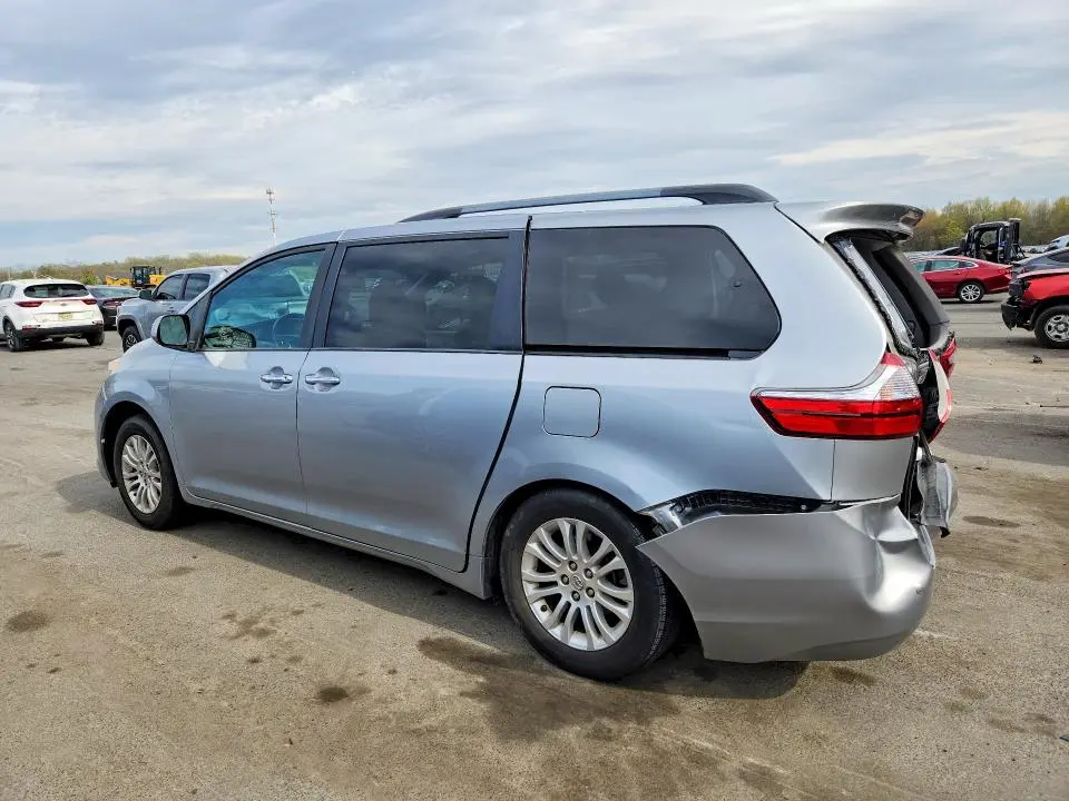 2015 TOYOTA SIENNA XLE 8-PASSENGER  