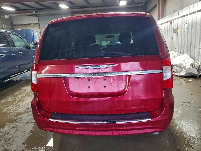 2016 CHRYSLER TOWN & COUNTRY LX  