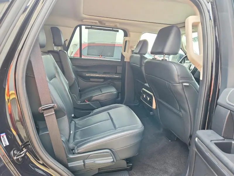 2023 FORD EXPEDITION XLT  