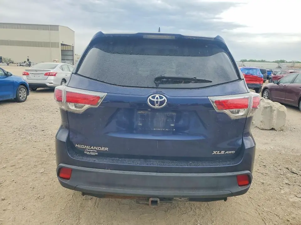 2015 TOYOTA HIGHLANDER XLE  