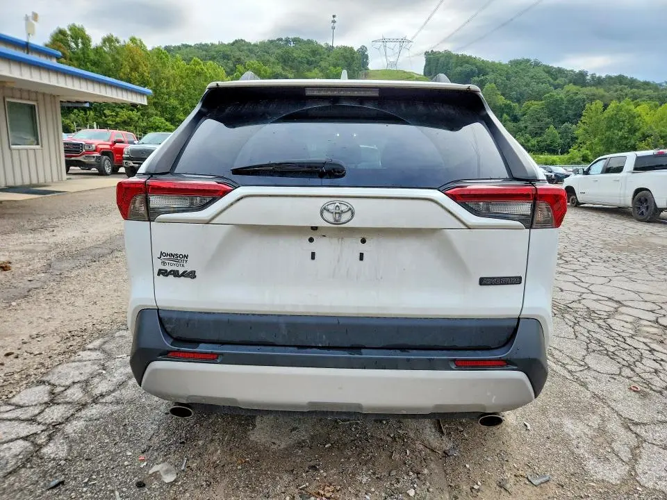 2024 TOYOTA RAV4 ADVENTURE  