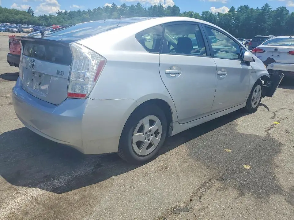 2011 TOYOTA PRIUS THREE  
