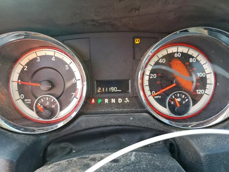 2016 DODGE GRAND CARAVAN SE  