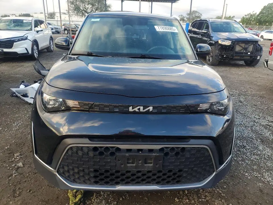 2023 KIA SOUL LX  