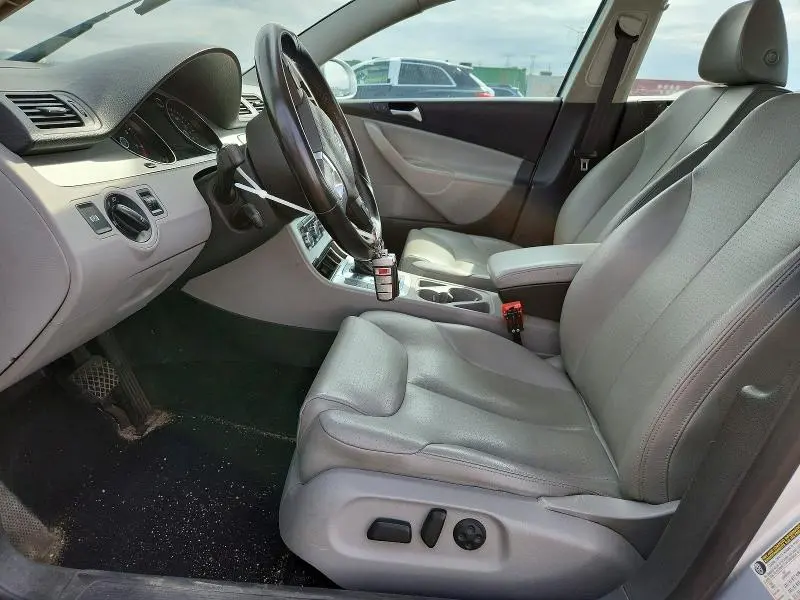 2010 VOLKSWAGEN PASSAT KOMFORT  