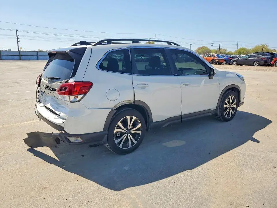 2024 SUBARU FORESTER   