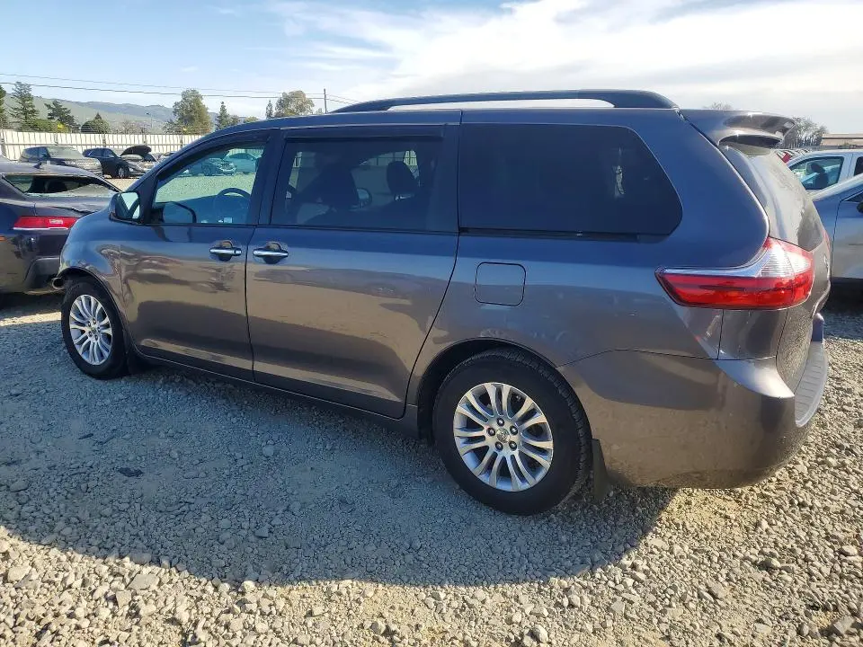2015 TOYOTA SIENNA XLE 8-PASSENGER  