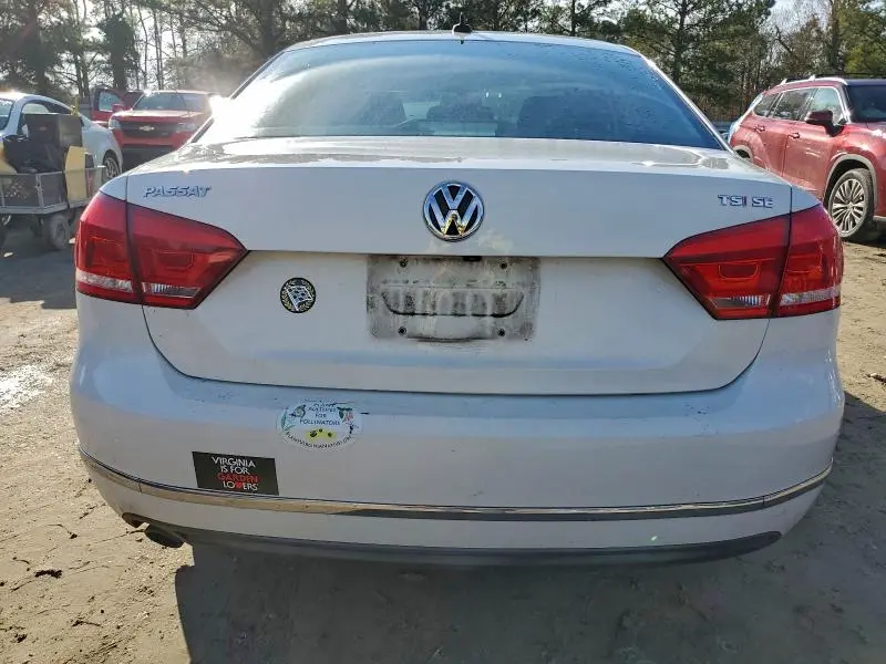 2015 VOLKSWAGEN PASSAT SE  