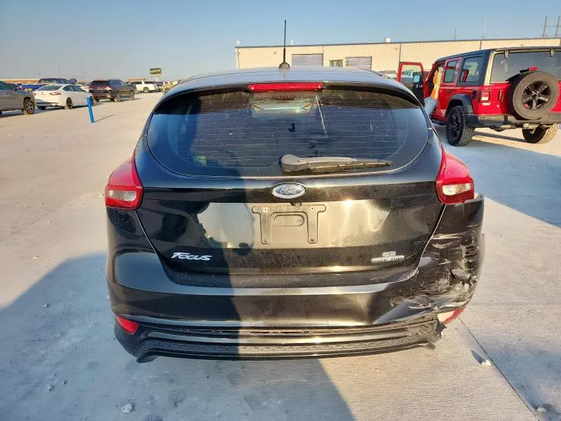 2015 FORD FOCUS SE  