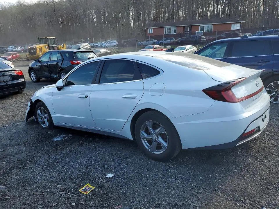 2021 HYUNDAI SONATA SE  