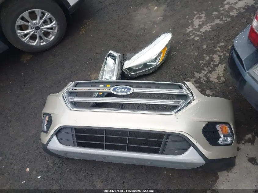 2017 FORD ESCAPE TITANIUM