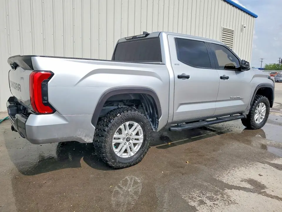 2023 TOYOTA TUNDRA SR5  