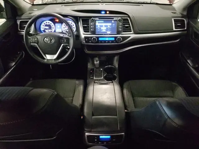 2016 TOYOTA HIGHLANDER LE  