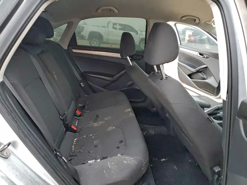 2013 VOLKSWAGEN PASSAT S  