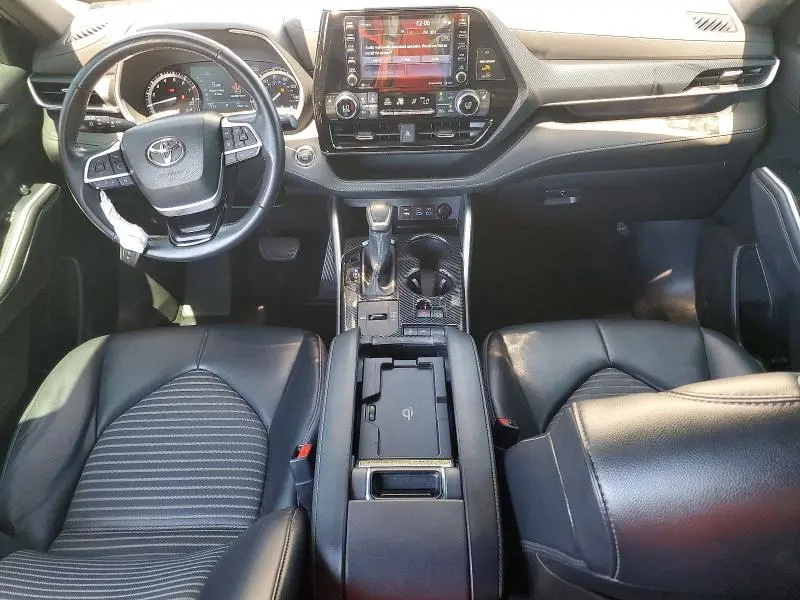 2022 TOYOTA HIGHLANDER XSE  