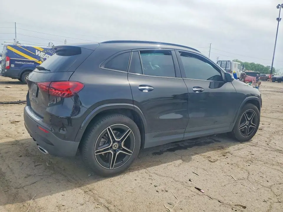 2025 MERCEDES-BENZ GLA 250  