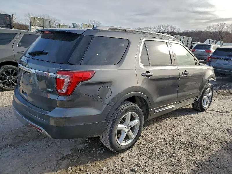2017 FORD EXPLORER XLT  