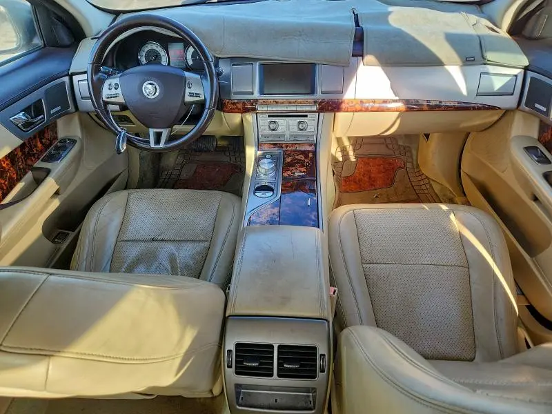 2010 JAGUAR XF PREMIUM  