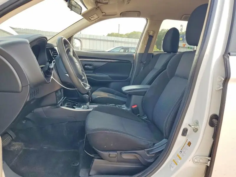 2020 MITSUBISHI OUTLANDER SE  