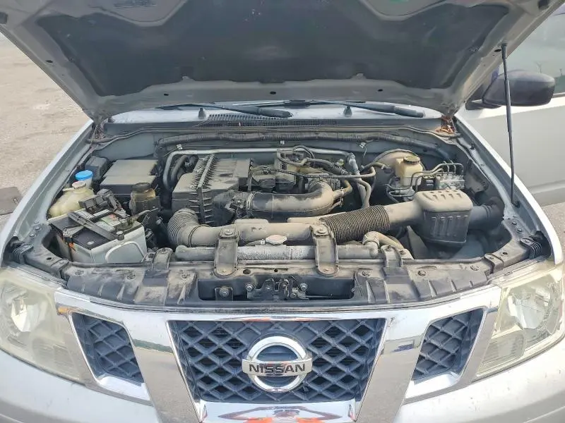 2015 NISSAN FRONTIER SV  
