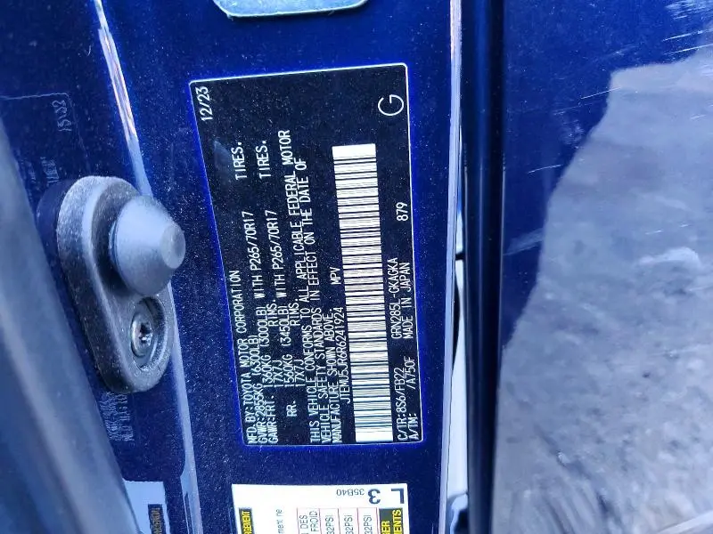 2024 TOYOTA 4RUNNER SR5  