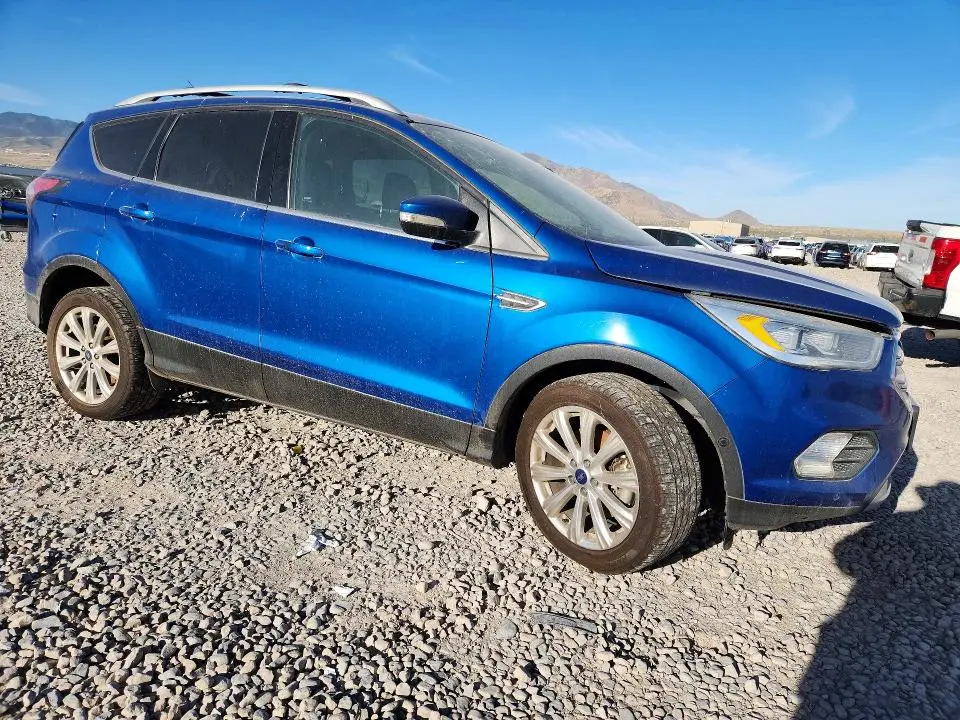 2017 FORD ESCAPE TITANIUM  
