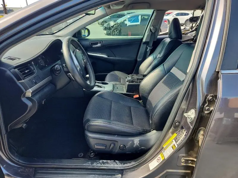 2014 TOYOTA CAMRY SE  
