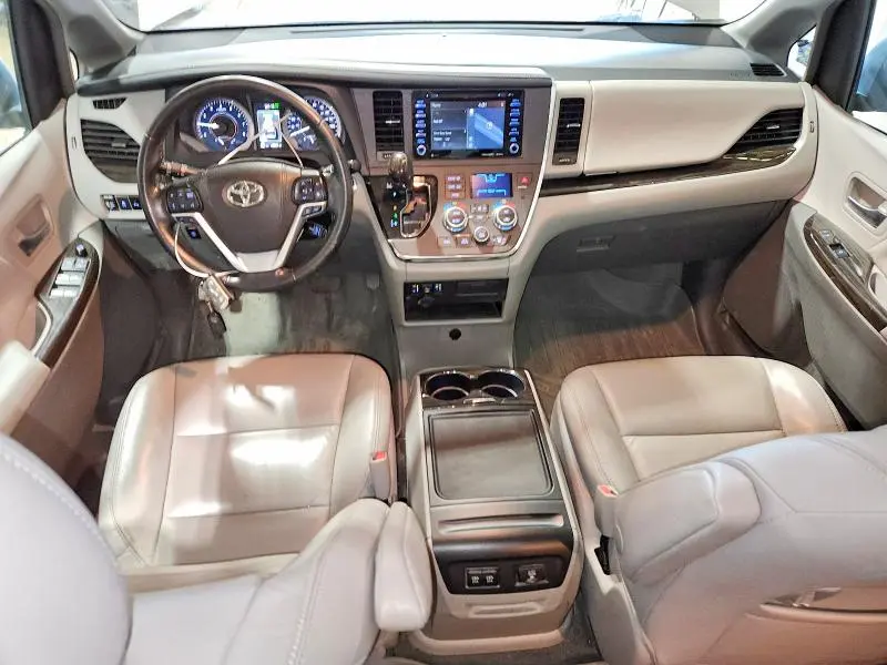 2018 TOYOTA SIENNA XLE 7-PASSENGER  