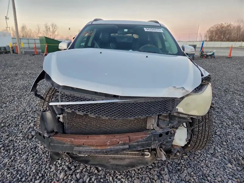 2010 CHEVROLET TRAVERSE LT  