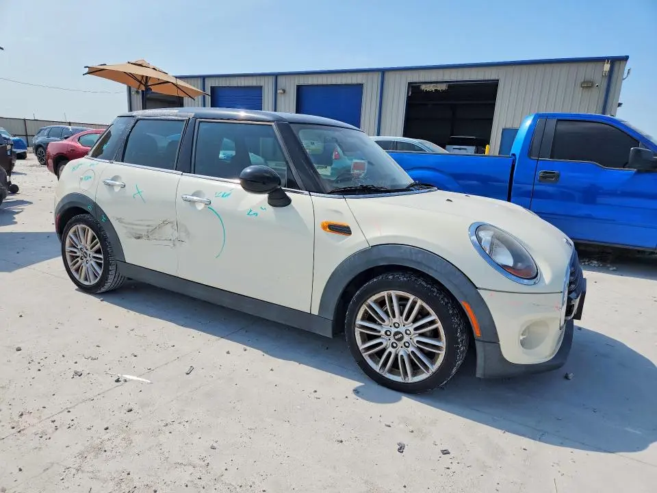 2016 MINI COOPER   