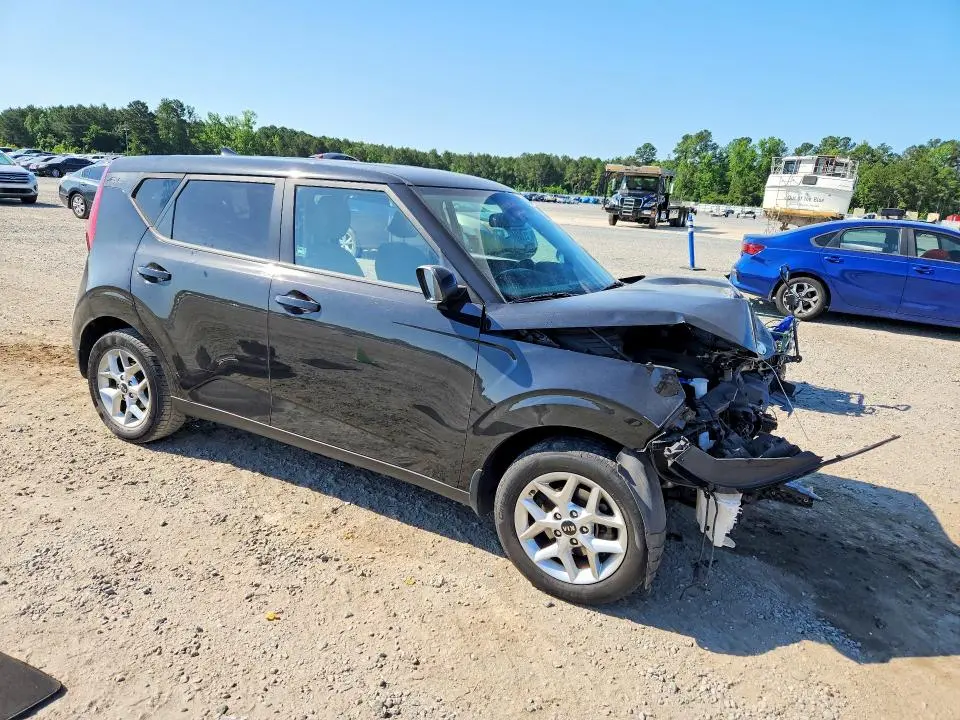 2021 KIA SOUL S  