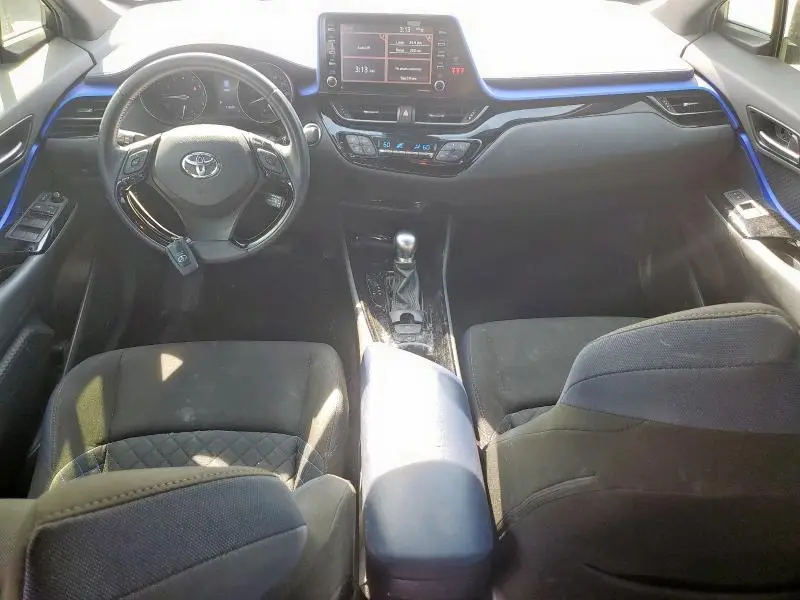 2020 TOYOTA C-HR XLE